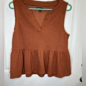 Versona Rust Colored Sleeveless V Neck Top, Great Condition-Size Large Ruffles